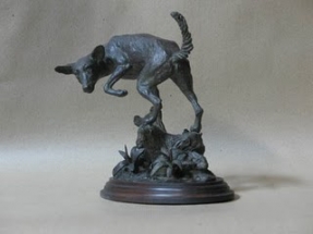 perro de bronce