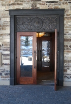 arco de puerta en bronce